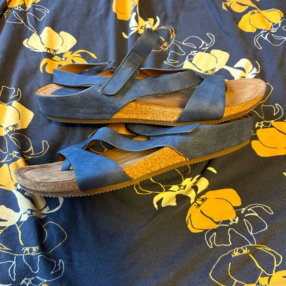 Eurosoft Size 11 sandals - Picture 5 of 6